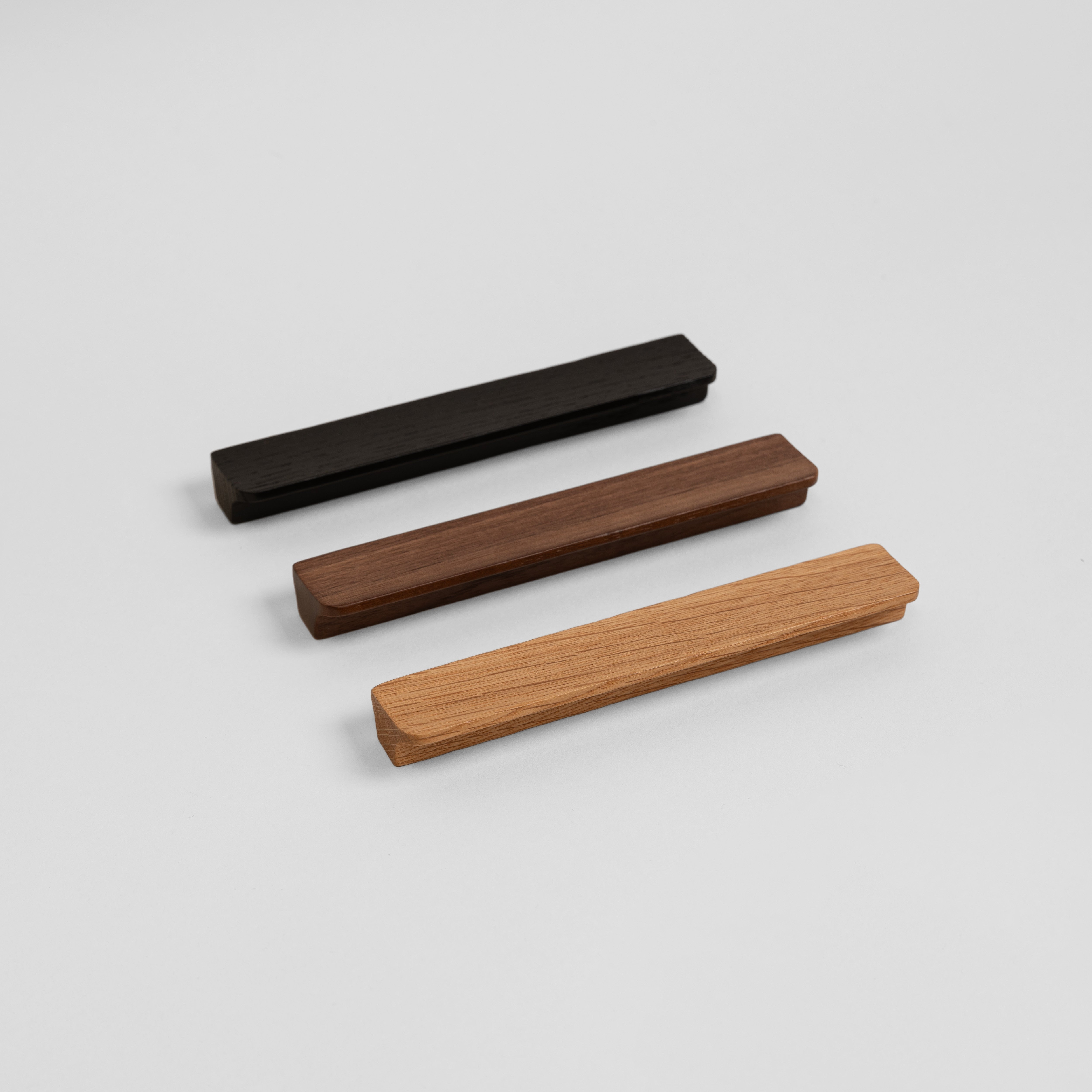 Walter Timber Cabinet Handle | Gap-Free Modern Design – Linear Standard