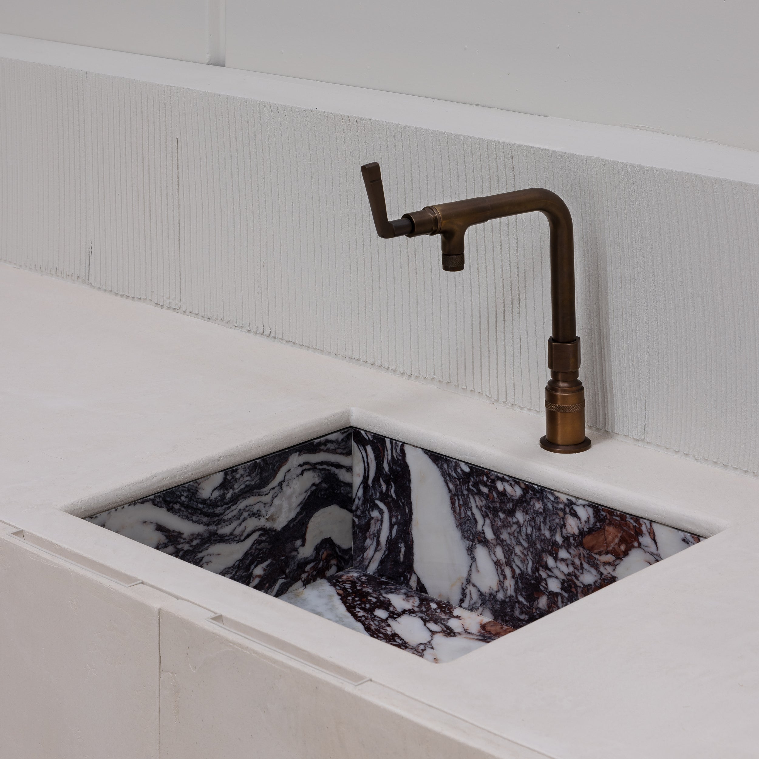 Hide Handle | Cabinetry Hardware | Core Collection – Linear Standard