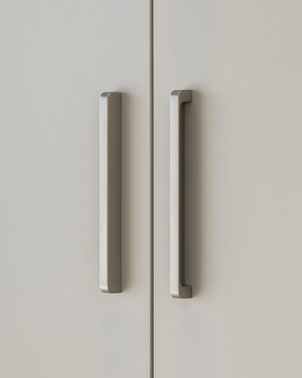 Slimline Handle: Sleek & Affordable Finger Pull – Linear Standard