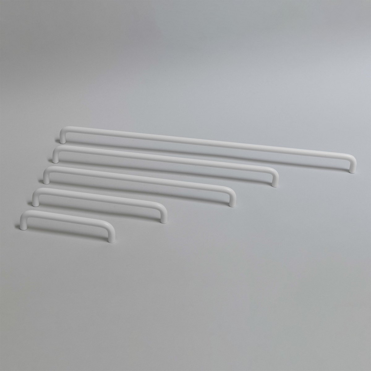 Strand Cabinet Handle: Sleek Stainless Steel Design – Linear Standard